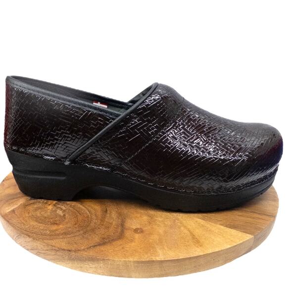 Sanita Professional Nursing Clogs  Brown Patent Leather  EU 40 US 9.5 10 Women's - Picture 1 of 8
